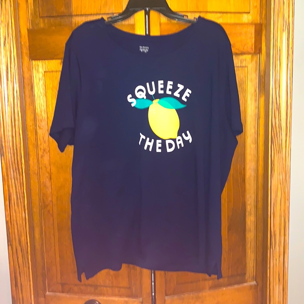 Kim Rogers Perfectly Soft Plus Size Short Sleeve Graphic T-Shirt.  Navy SZ 2x